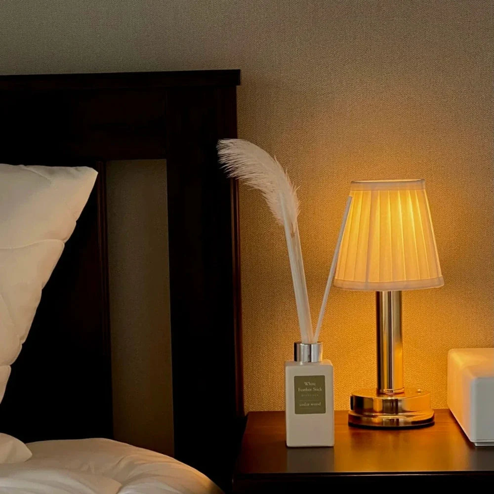 Retro Elegance Table Lamp