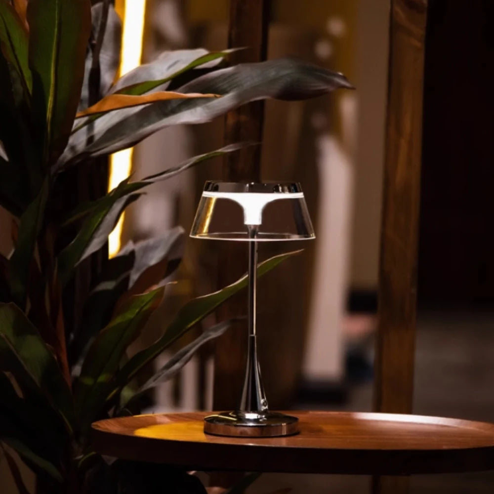 Lustra™ Table Lamp