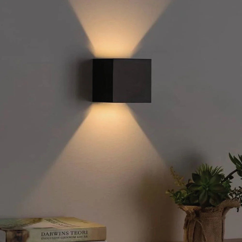 Adjustable Wall Light