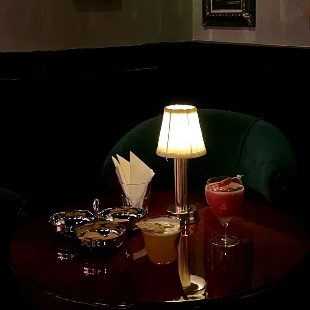 Retro Elegance Table Lamp