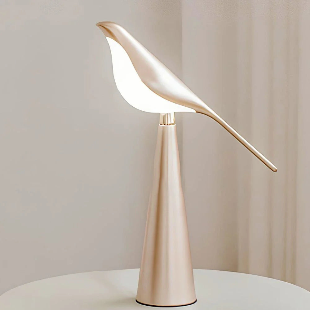 Serene Magpie Light