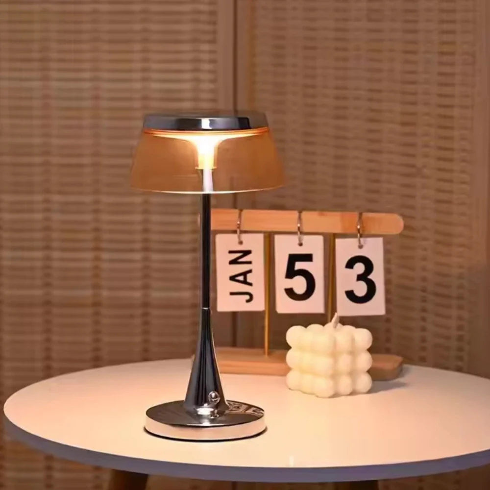 Lustra™ Table Lamp
