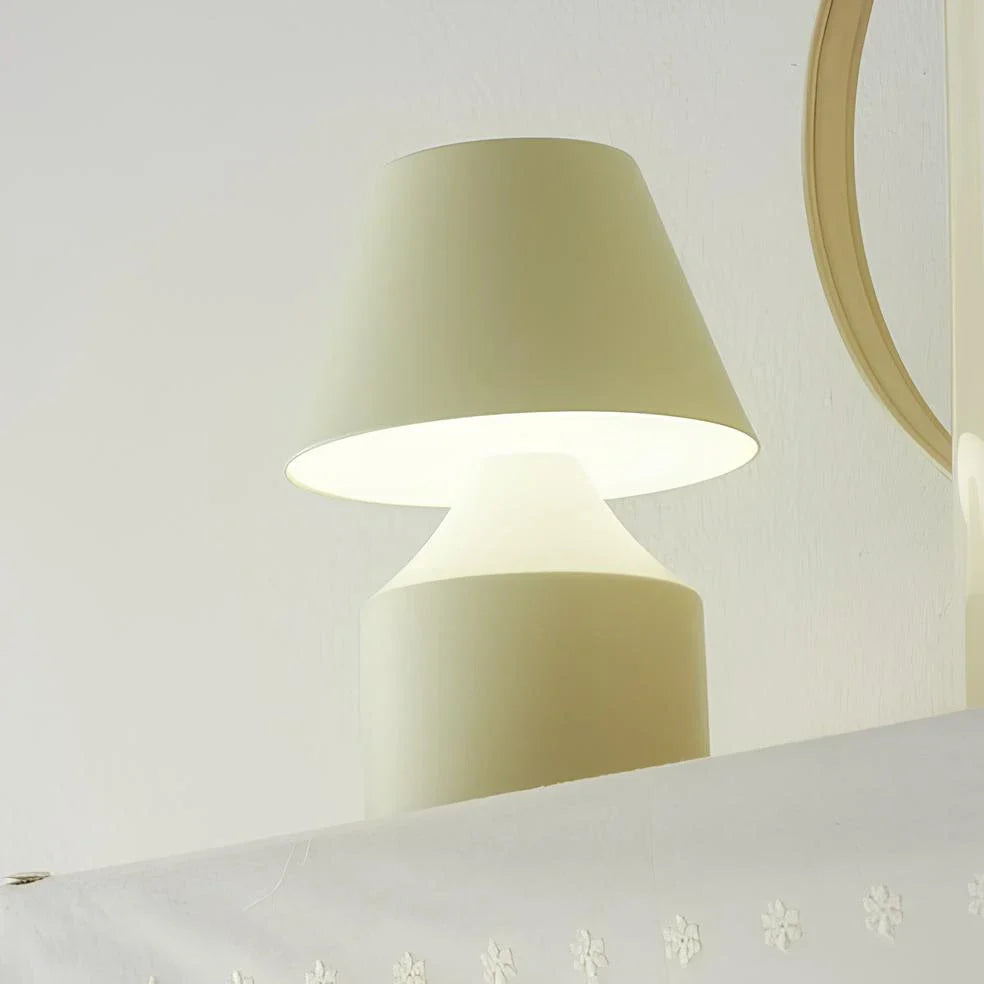Oblo™ Table Lamp