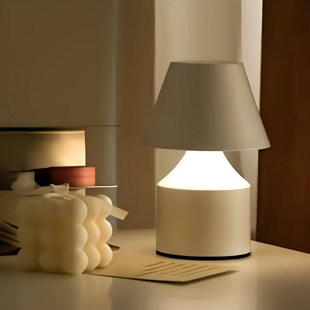 Oblo™ Table Lamp